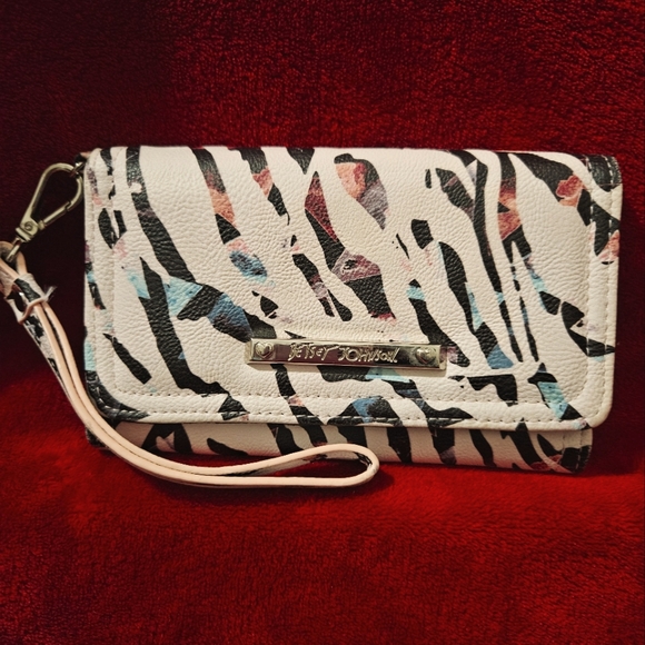 Betsey Johnson Xocelly-B Wristlet Wallet Very Light Pink & Animal Print Tri-fold - Picture 1 of 12